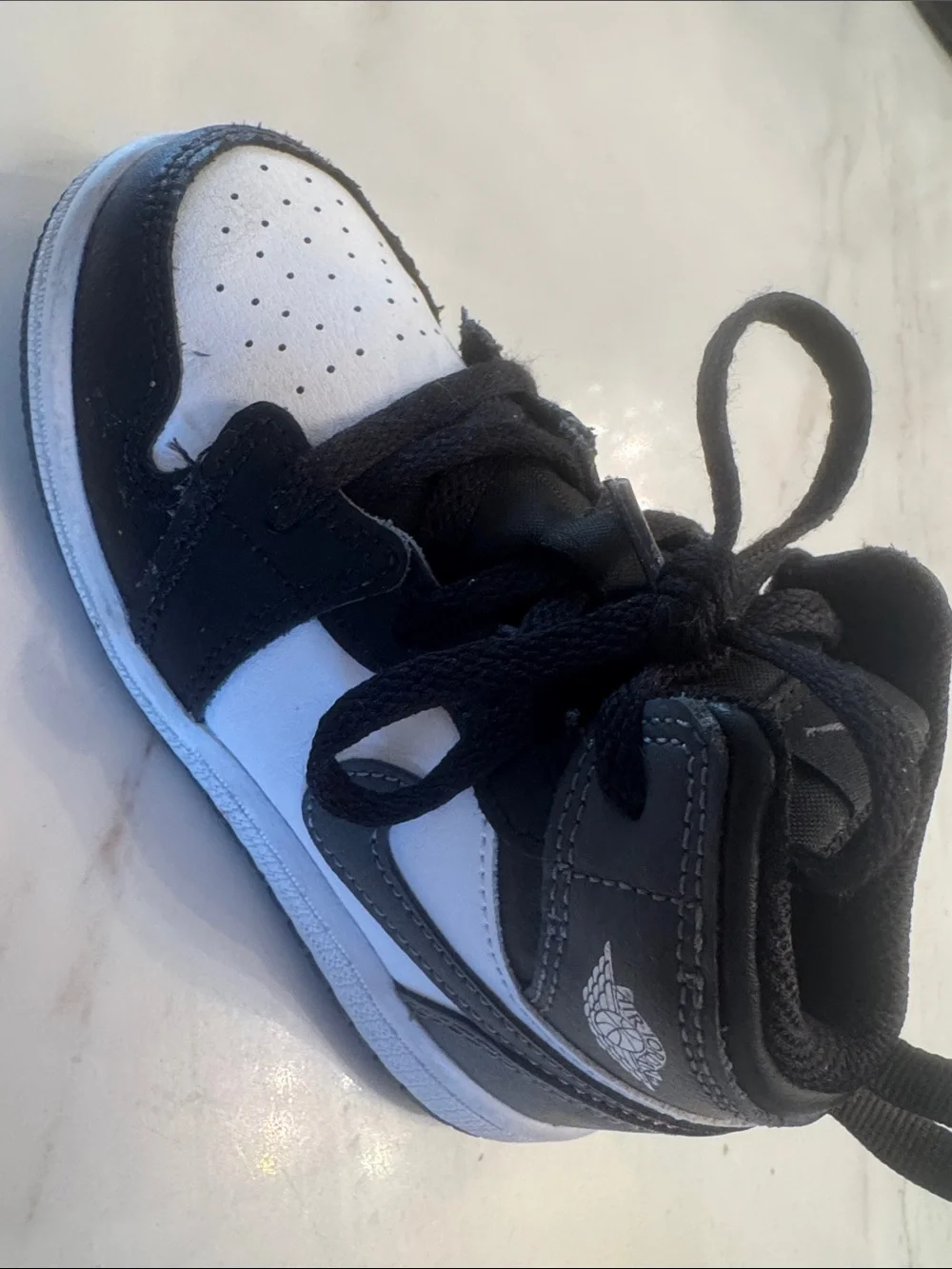Nike Air Jordan 1 mid toddler kids size 9c black/white/grey